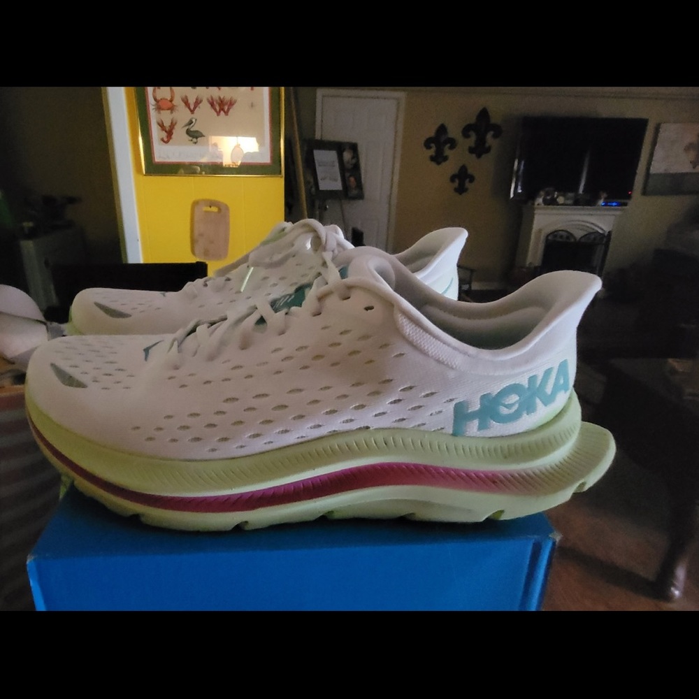 Hokas